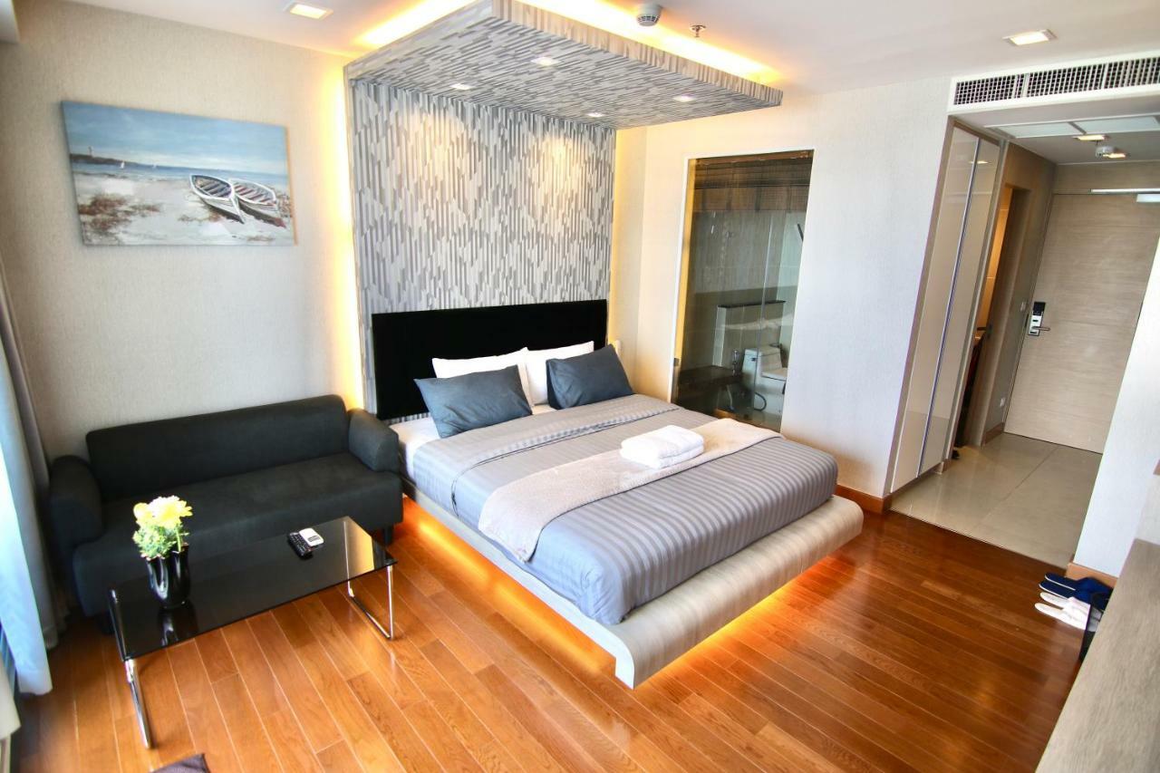 Luxurious Beachfront Pattaya Exterior foto