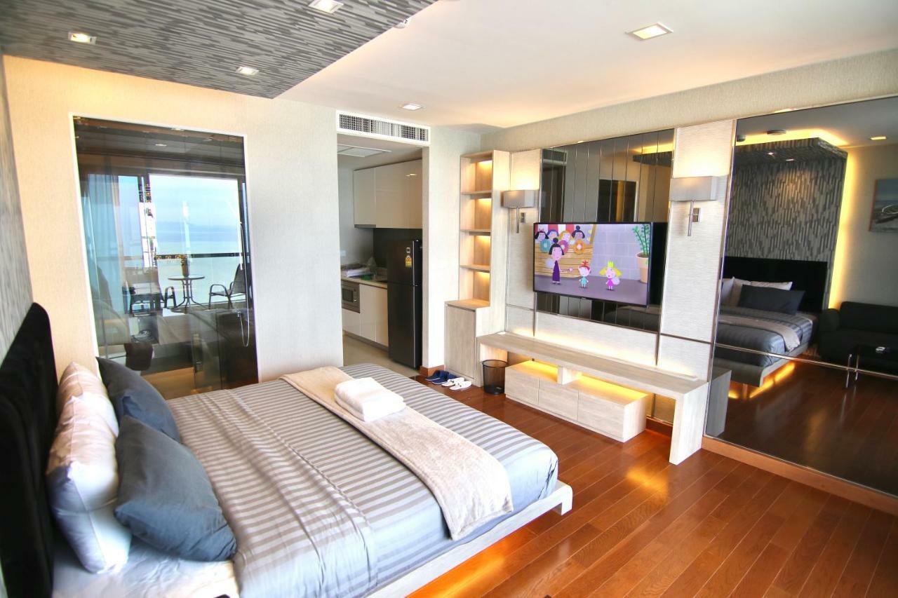 Luxurious Beachfront Pattaya Exterior foto